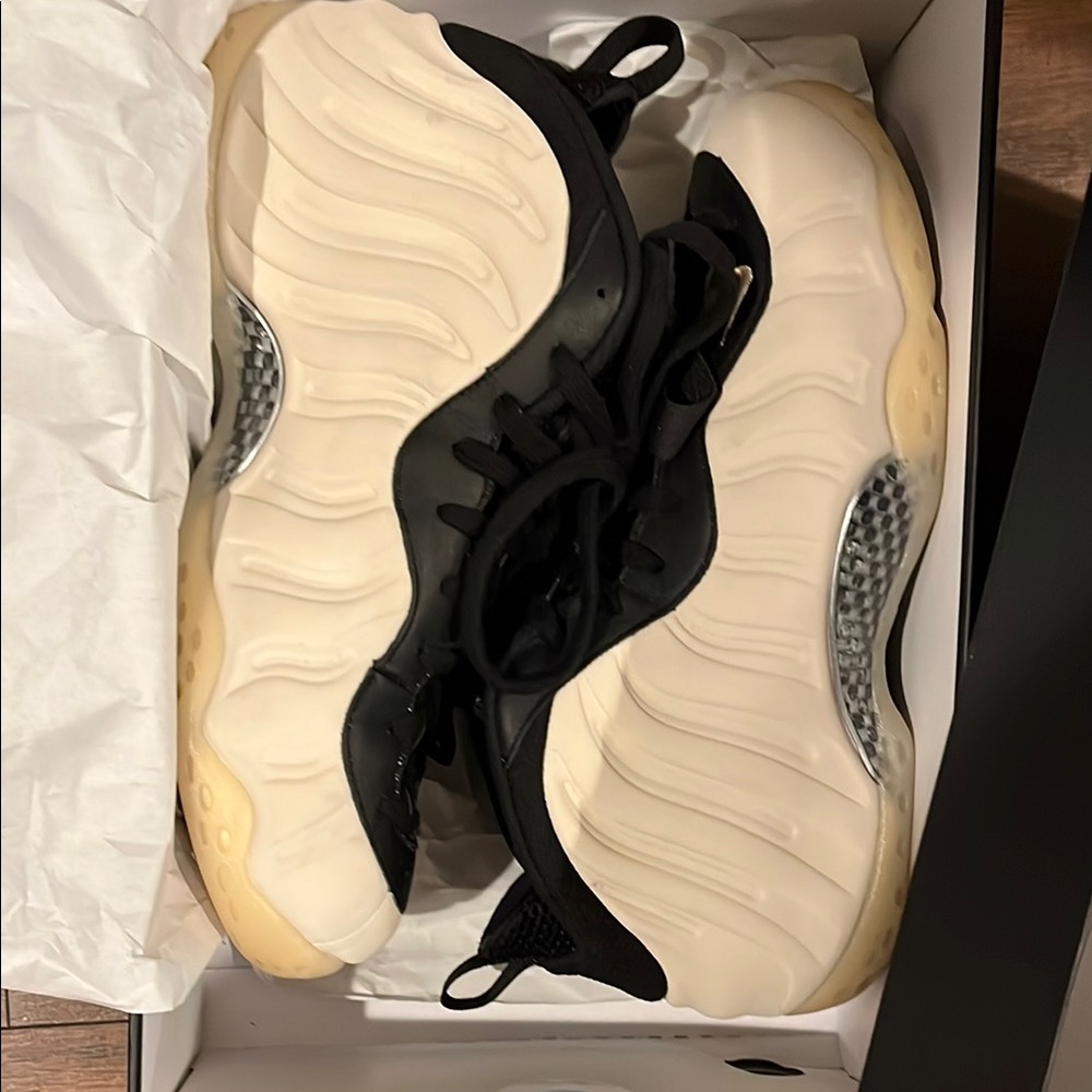 Nike Black and Cream Foamposites Athletic Shoes🔥🔥🔥